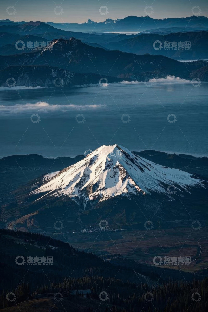 高清大图下载【趣麦麦图】雪山远景自然风光