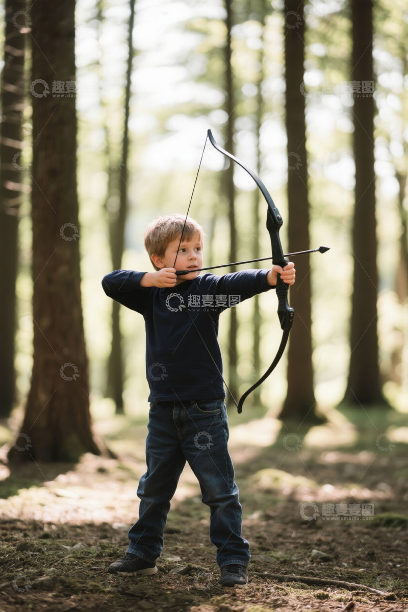 高清大图下载【趣麦麦图】森林中孩子练习射箭