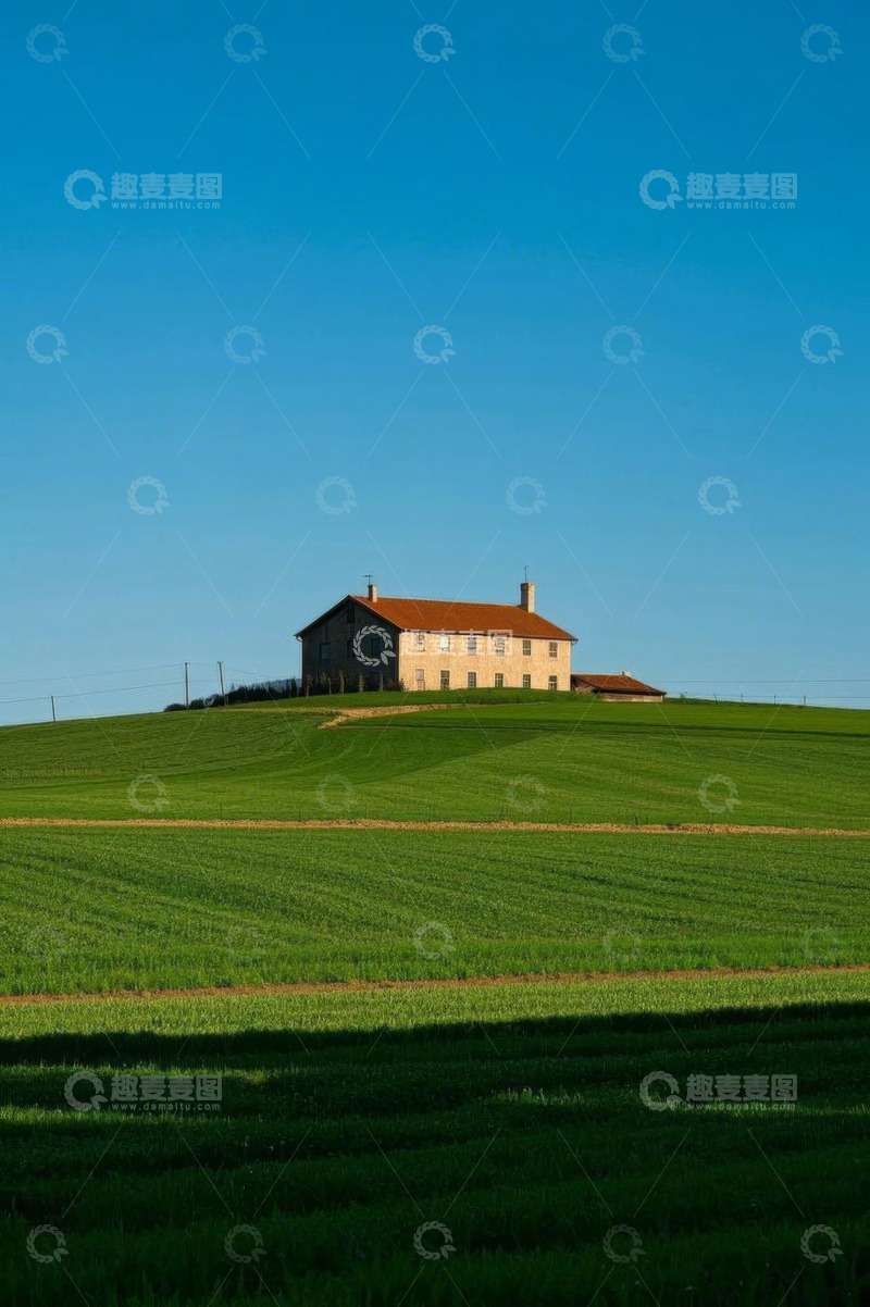 高清大图下载【趣麦麦图】田野上的独栋房屋