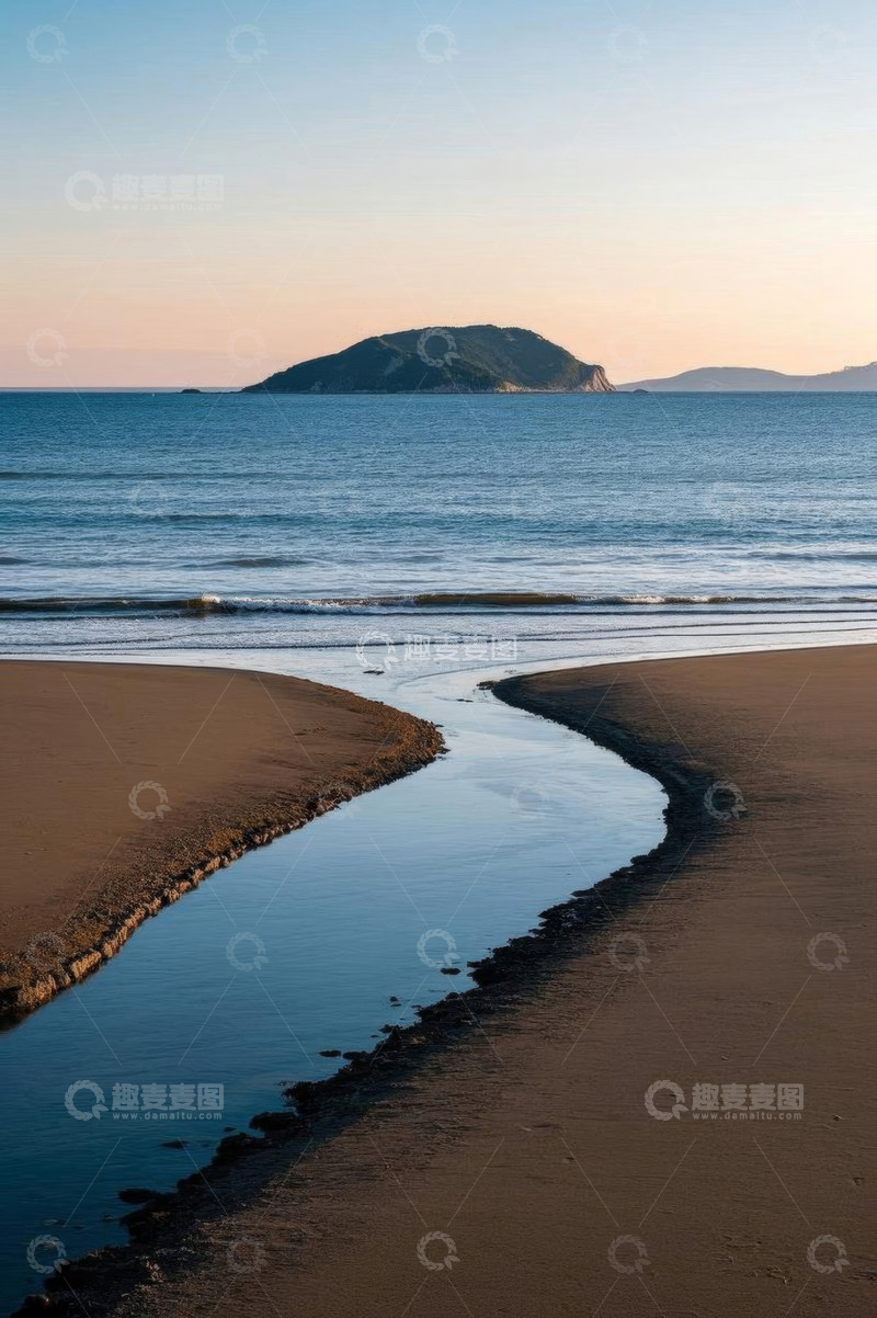 高清大图下载【趣麦麦图】海滩海景与远处岛屿