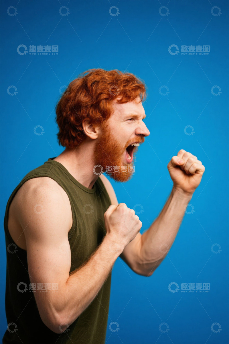 高清大图下载【趣麦麦图】红发男子怒吼挥拳愤怒表情