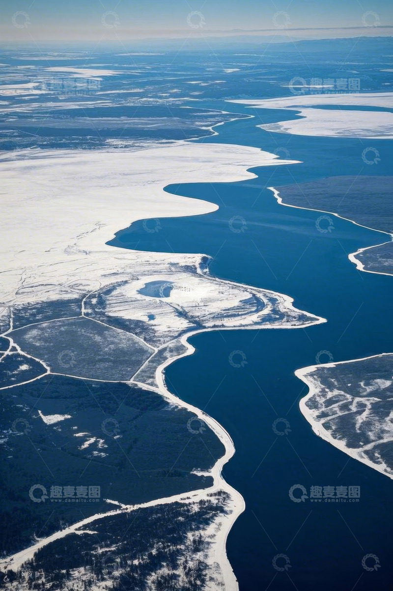 高清大图下载【趣麦麦图】冬季河流航拍全景