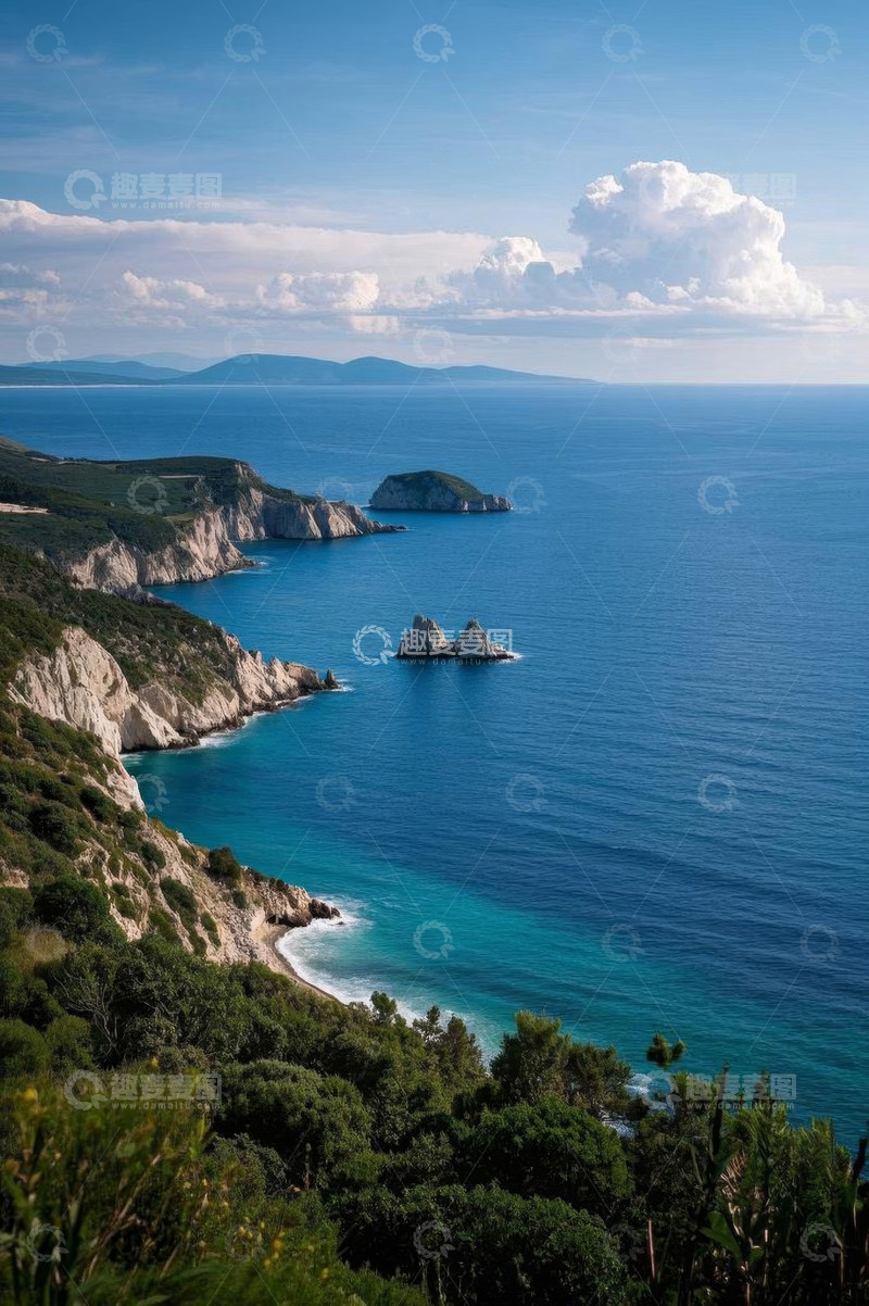 高清大图下载【趣麦麦图】海岸边山海相连的自然景观