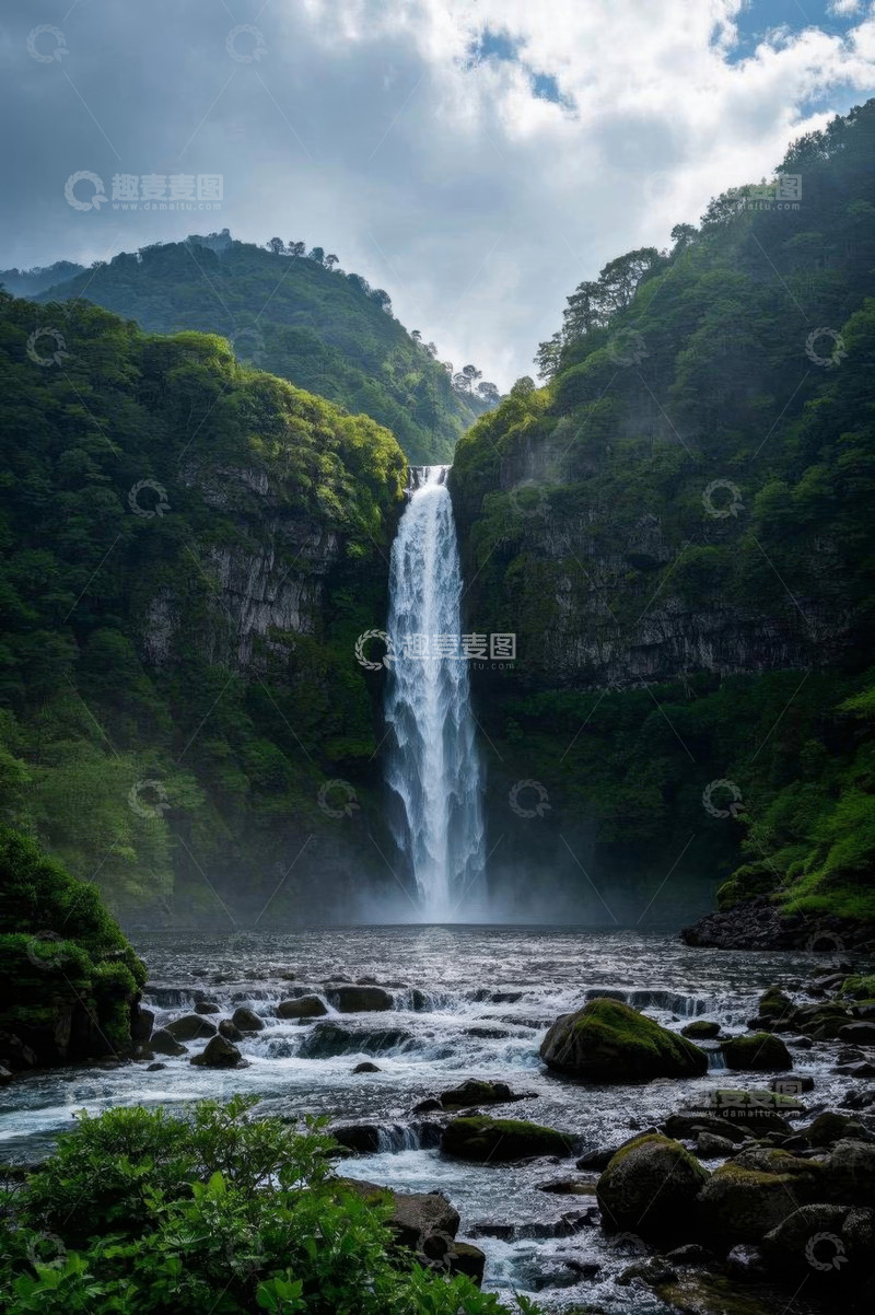 高清大图下载【趣麦麦图】山间瀑布自然景观