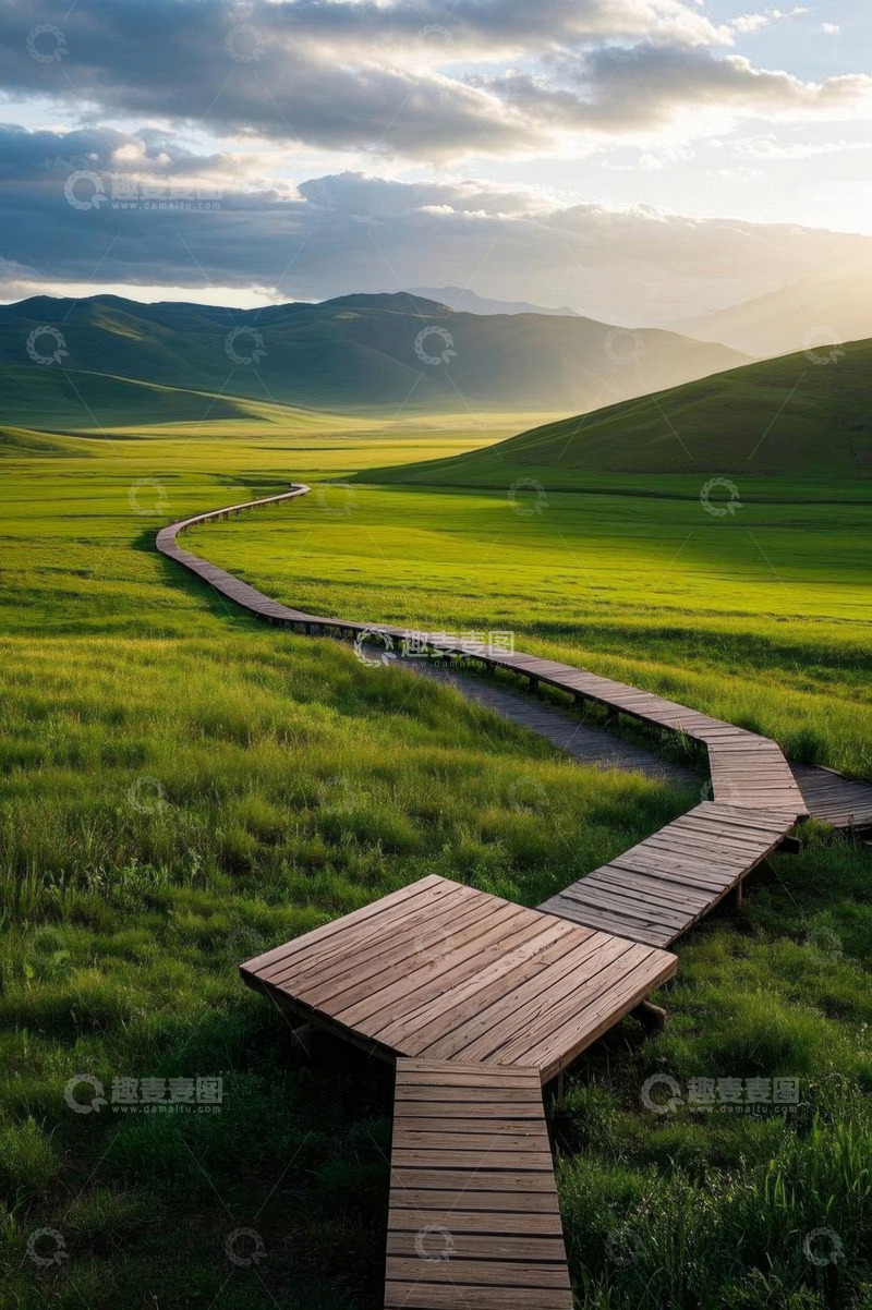 高清大图下载【趣麦麦图】草原上蜿蜒的木质步道