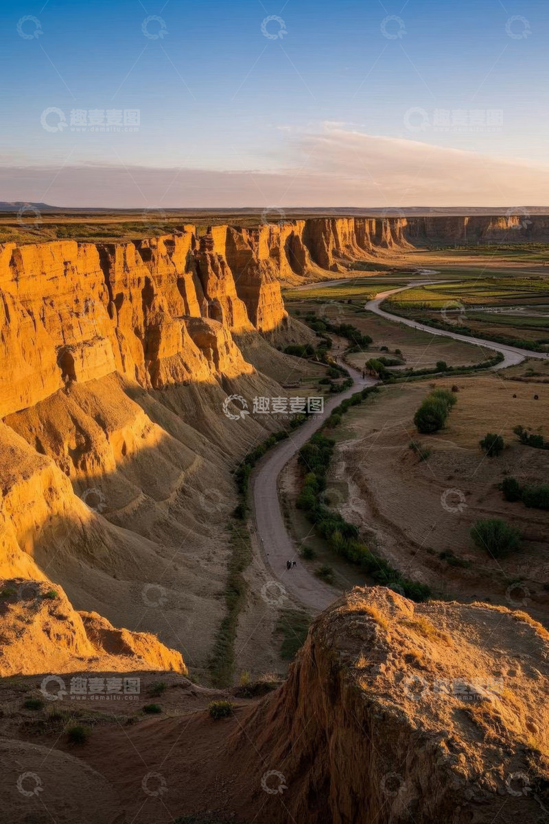 高清大图下载【趣麦麦图】黄土峡谷间蜿蜒小路风景