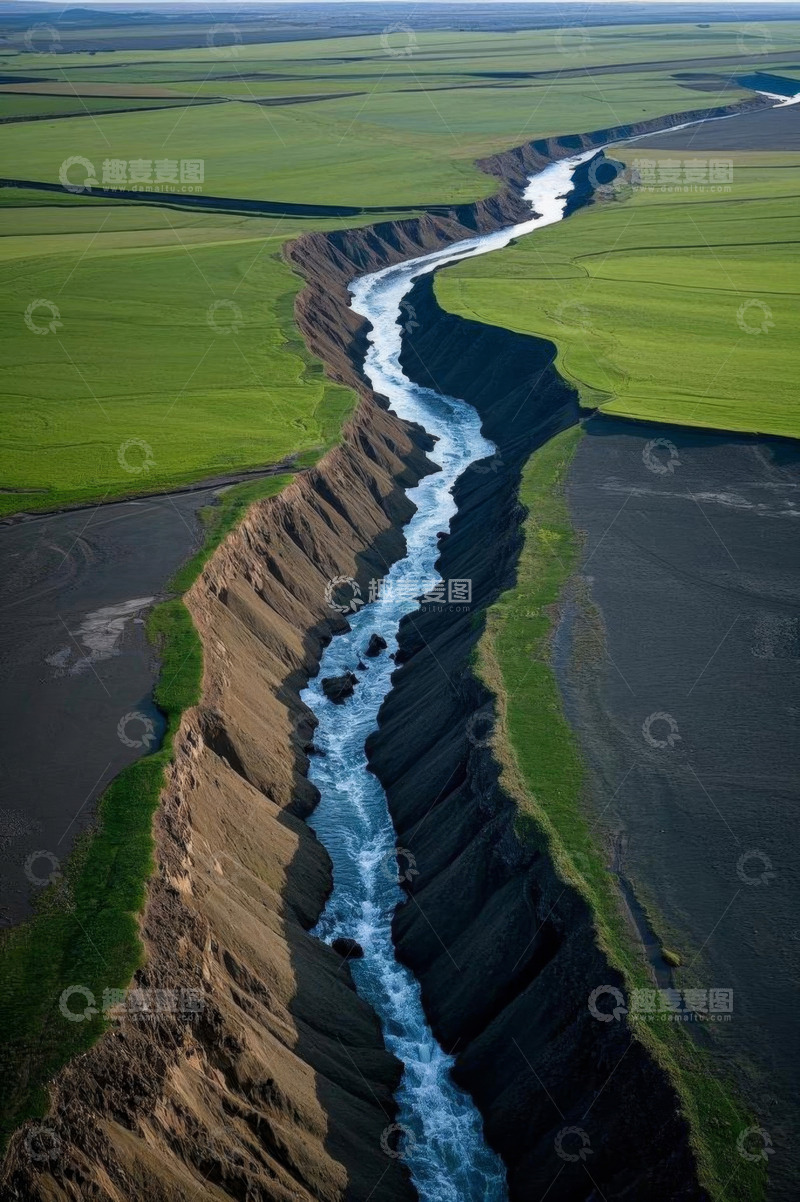 高清大图下载【趣麦麦图】航拍山谷间蜿蜒河流风光