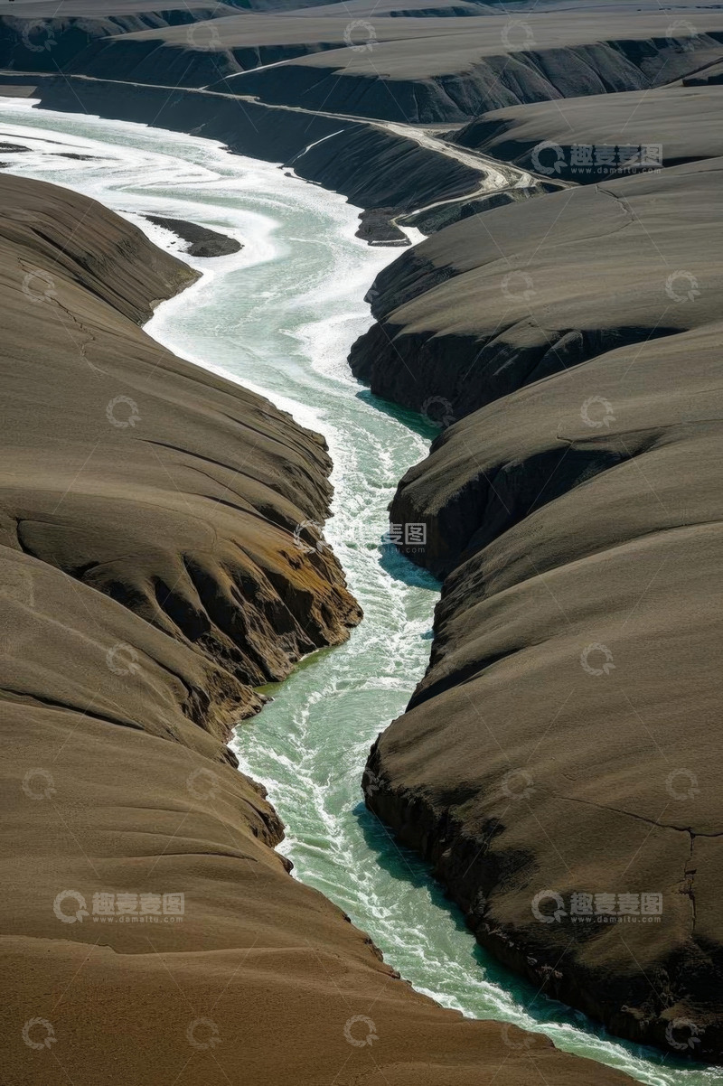 高清大图下载【趣麦麦图】航拍蜿蜒河流及周边地貌