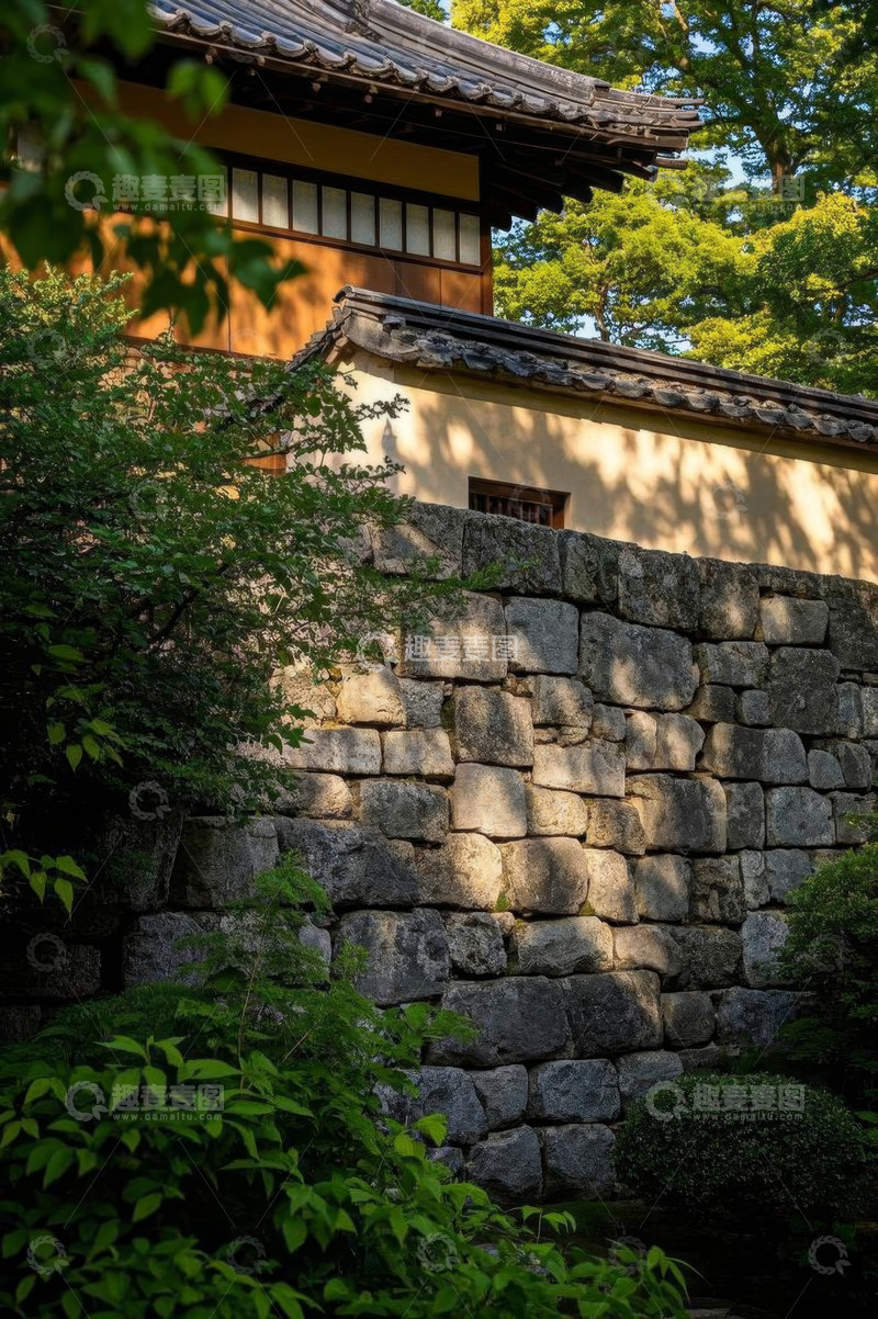 高清大图下载【趣麦麦图】石墙旁的中式传统建筑景观