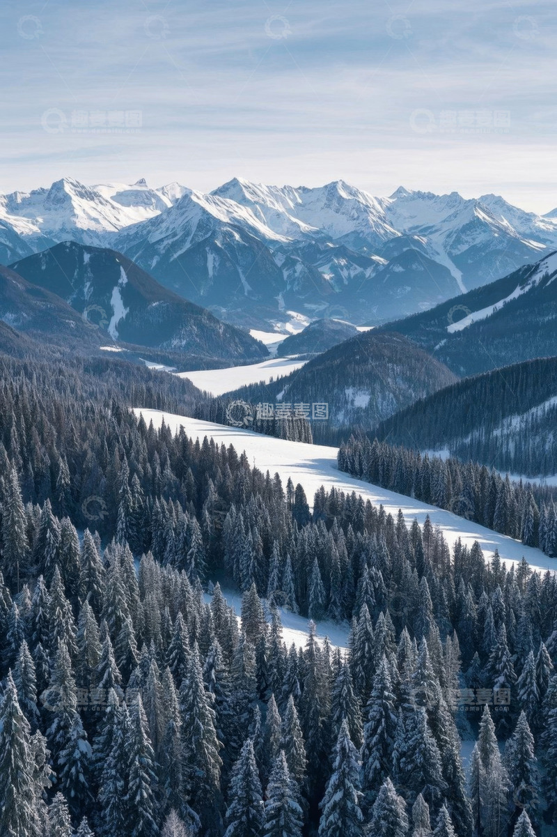 高清大图下载【趣麦麦图】雪覆山林与远山全景