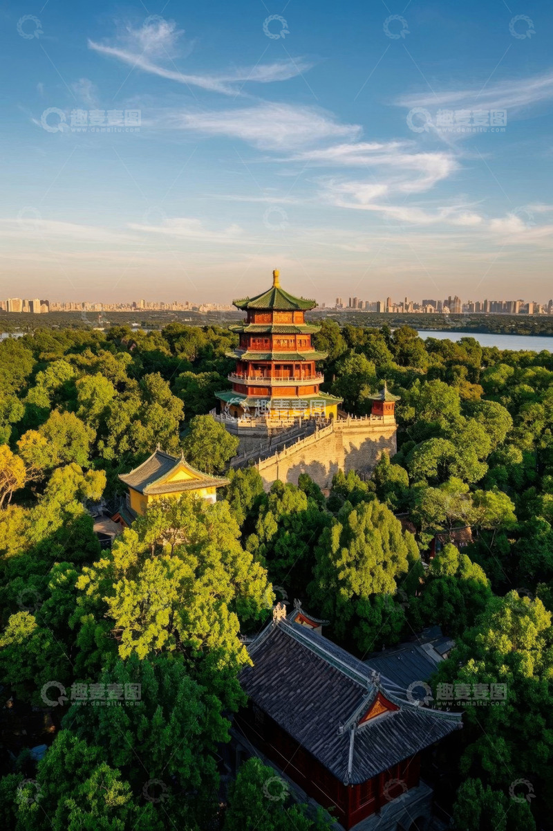 高清大图下载【趣麦麦图】古楼阁被葱郁树林环绕景观