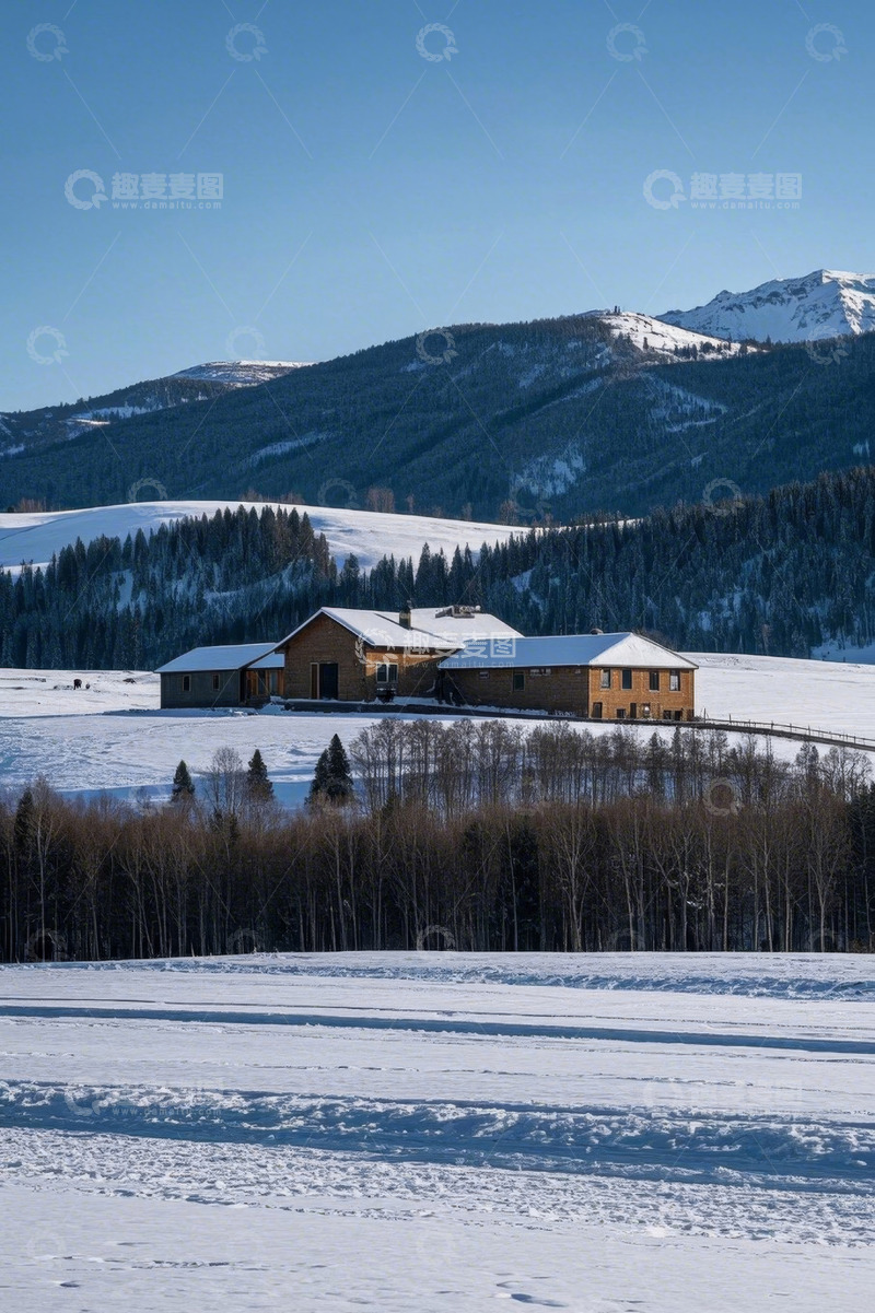 高清大图下载【趣麦麦图】雪山下雪地中的木屋景观