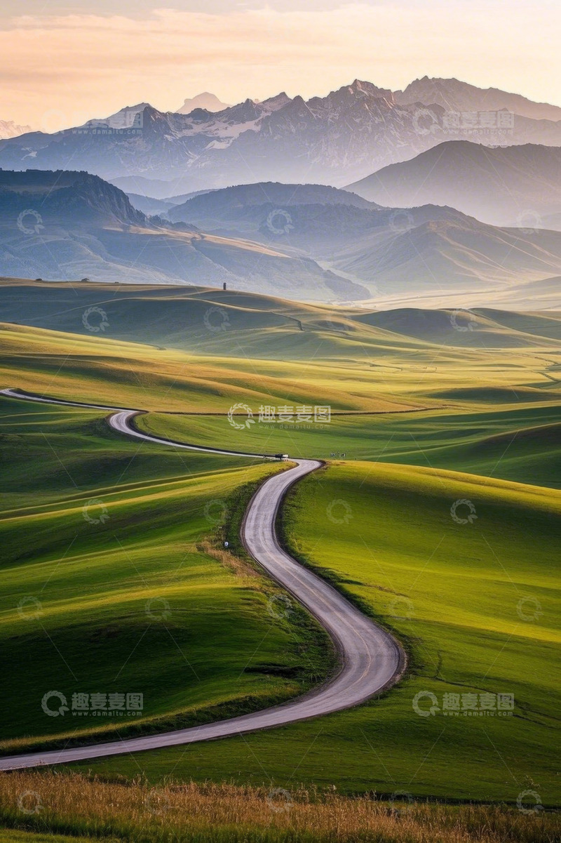 高清大图下载【趣麦麦图】山间蜿蜒公路自然风光
