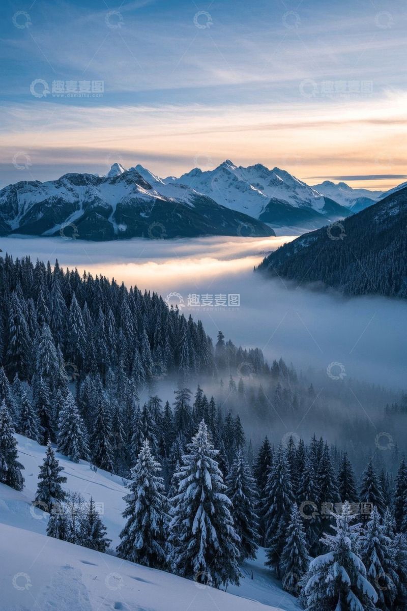 高清大图下载【趣麦麦图】雪山森林晨雾自然风光