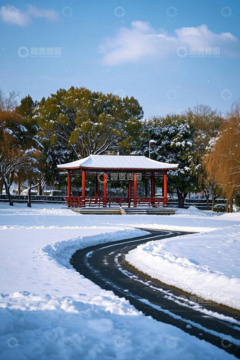 高清大图下载【趣麦麦图】雪后公园中的红色凉亭景观