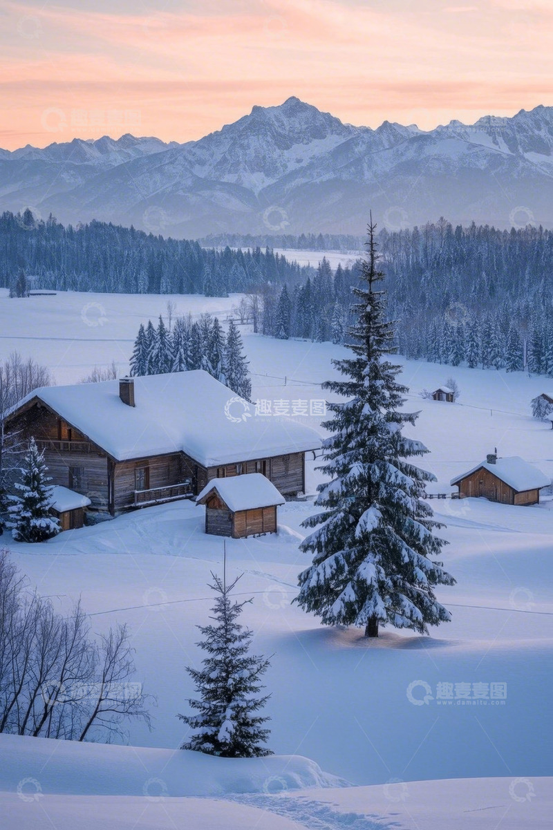 高清大图下载【趣麦麦图】雪中山间木屋与森林景观