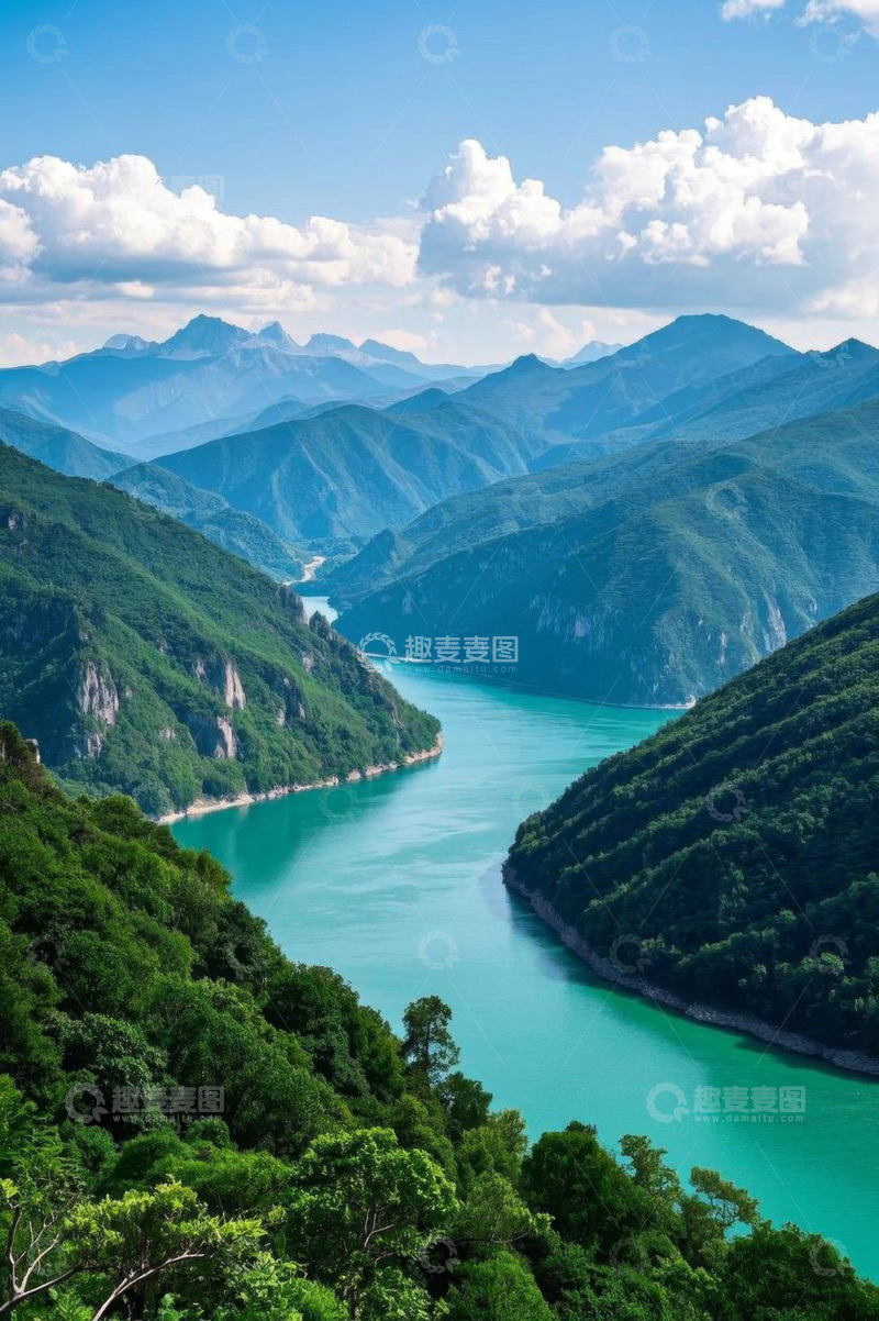 高清大图下载【趣麦麦图】青山环绕的河流自然景观
