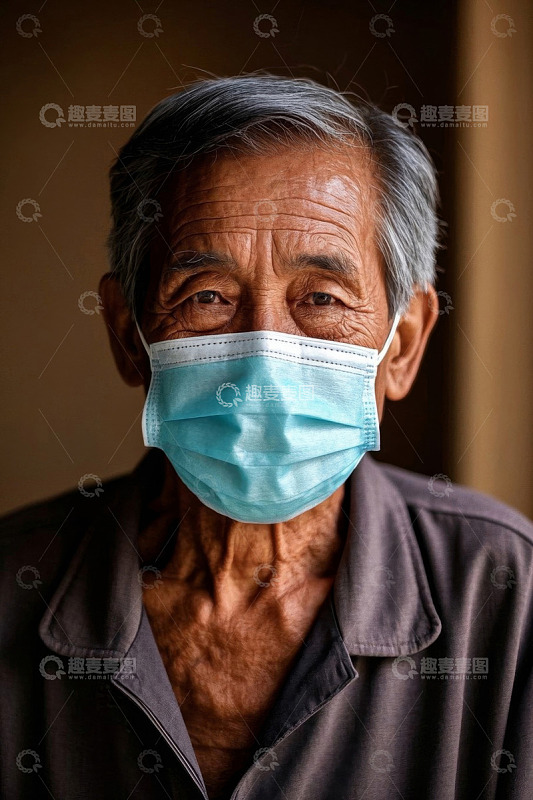 戴口罩的年迈亚洲老人肖像