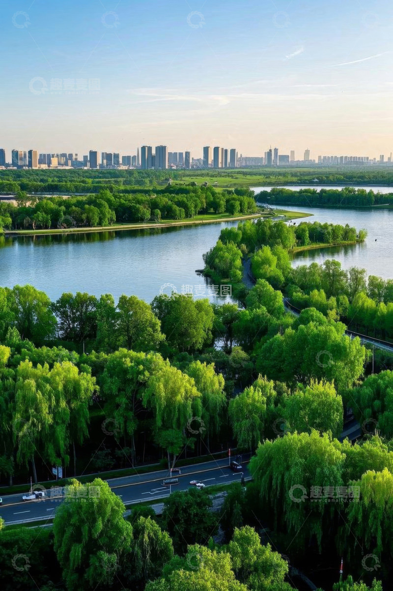 高清大图下载【趣麦麦图】城市河畔绿树风光全景