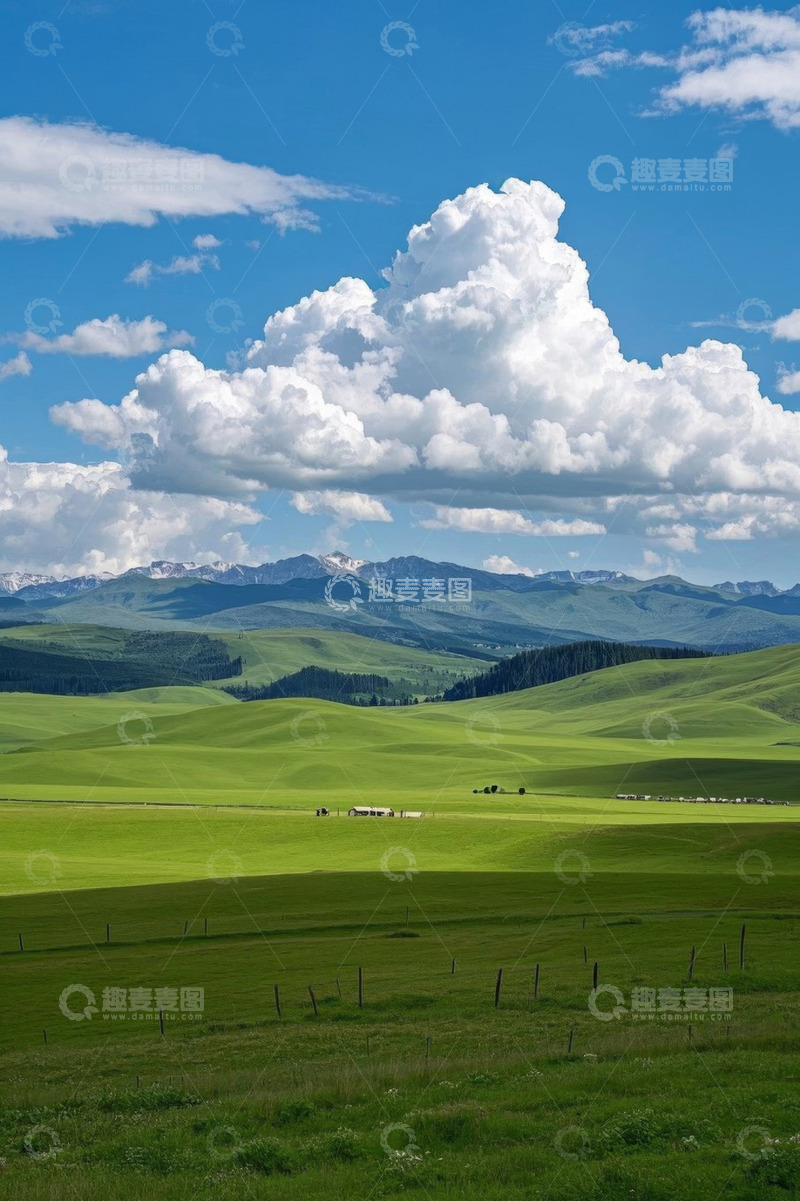 高清大图下载【趣麦麦图】草原蓝天白云下的连绵山脉景观