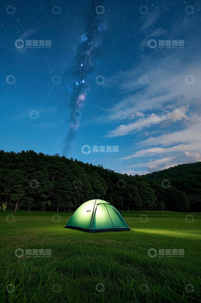 高清大图下载【趣麦麦图】草地星空下的露营帐篷