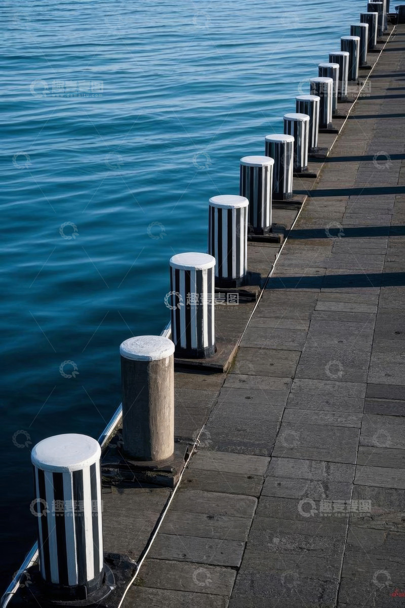 高清大图下载【趣麦麦图】海边码头与蓝色海水景观