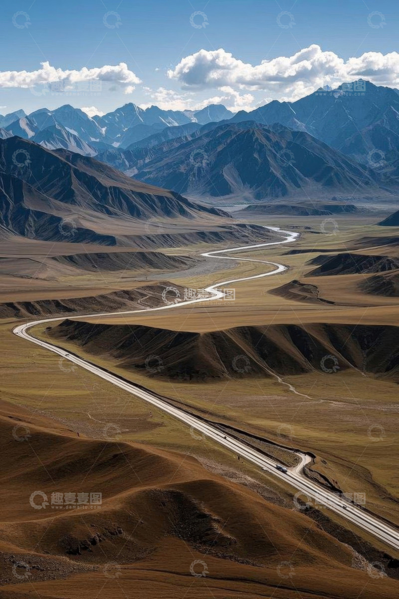 高清大图下载【趣麦麦图】山间蜿蜒公路航拍全景