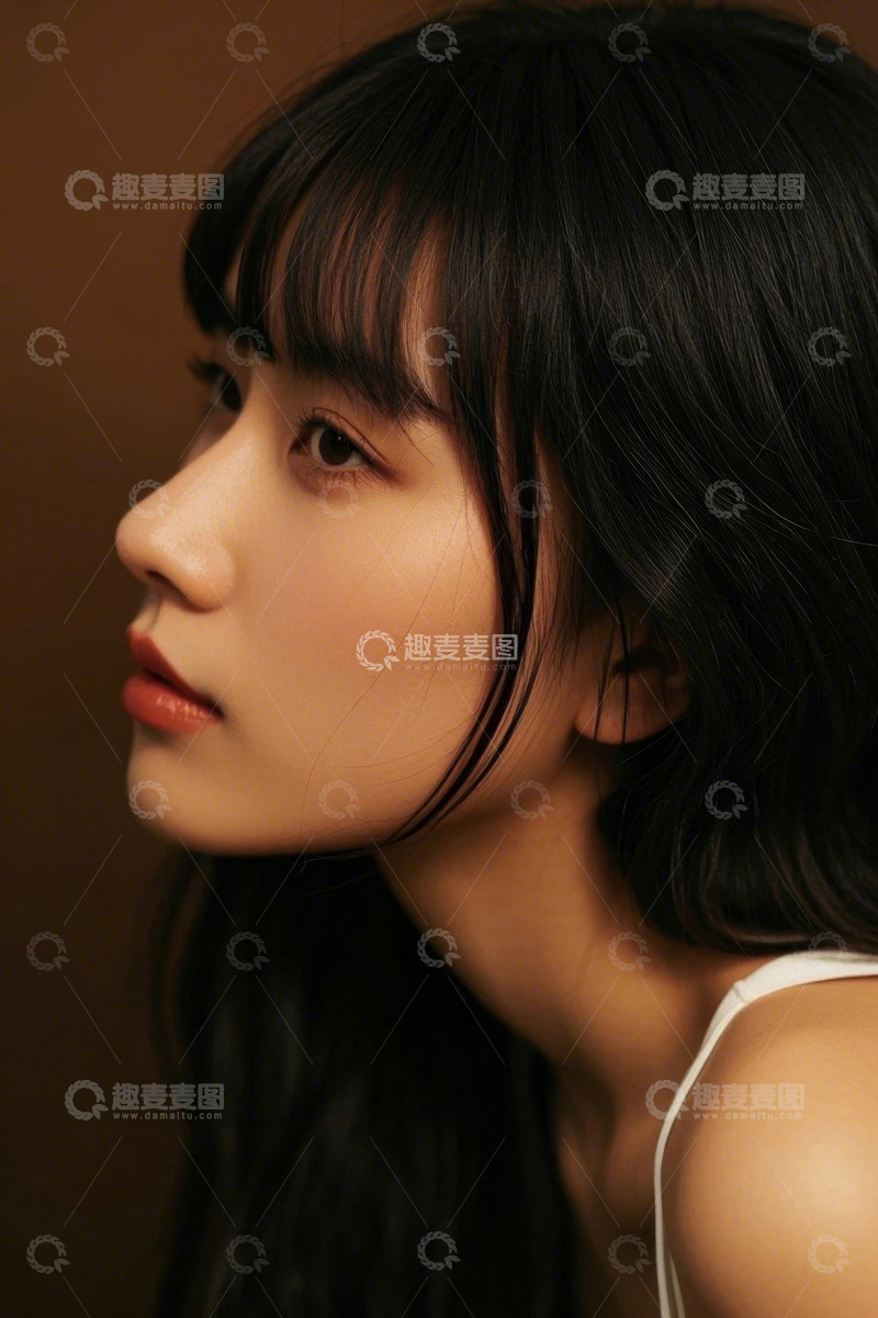 高清大图下载【趣麦麦图】侧颜精致女生时尚写真