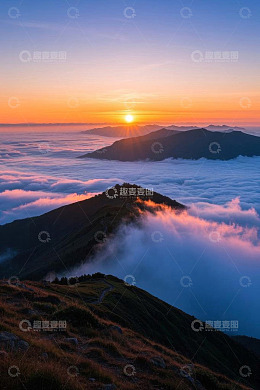 山间日出云海景观