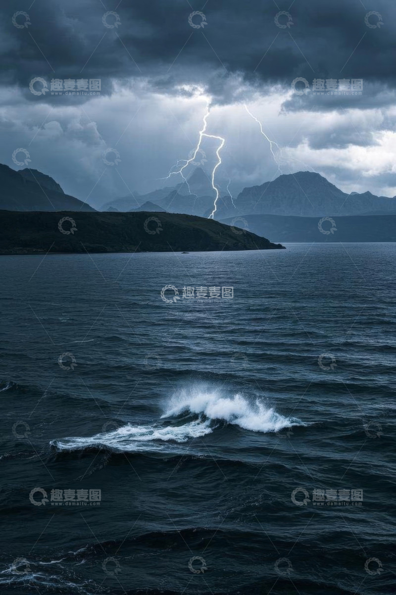 高清大图下载【趣麦麦图】海上暴风雨闪电景观
