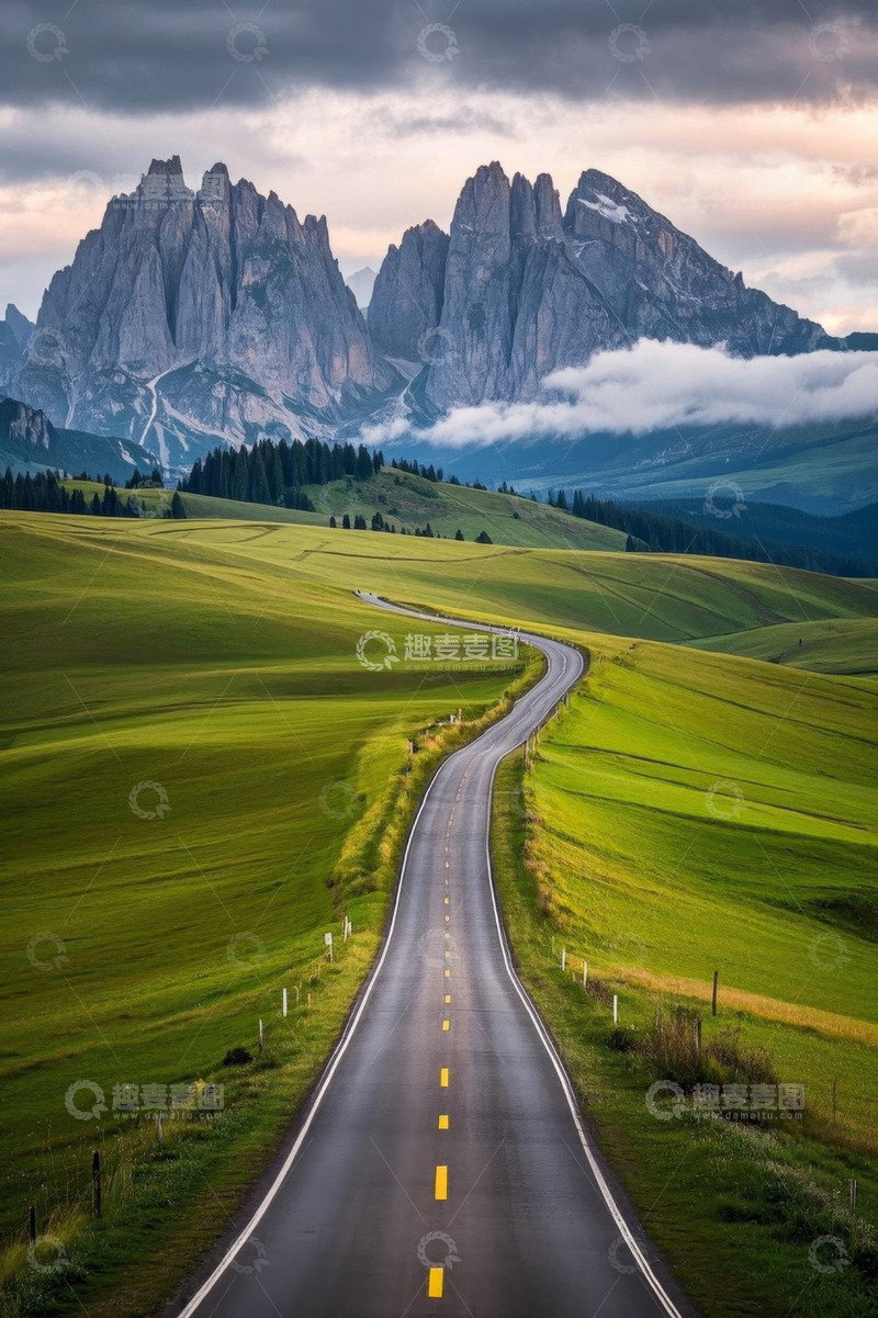 高清大图下载【趣麦麦图】山间公路与草原山脉风景