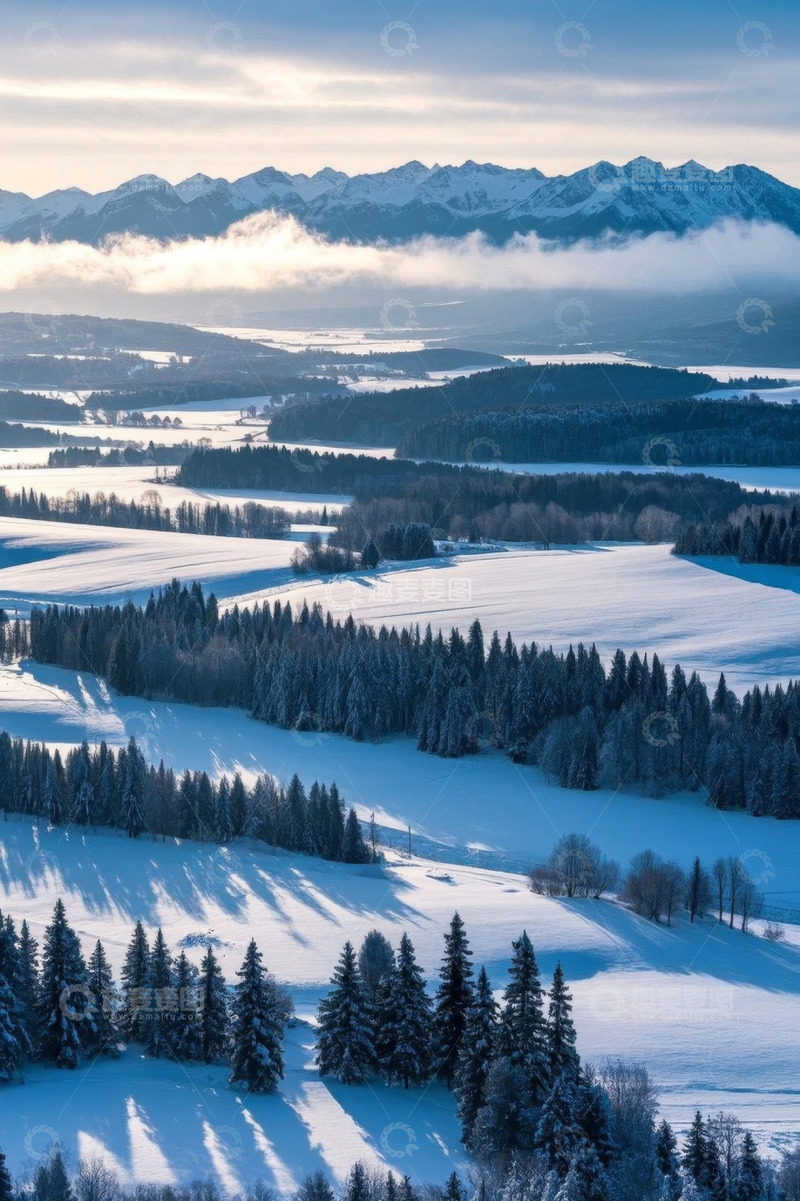 高清大图下载【趣麦麦图】雪覆山林与远山的冬日景观