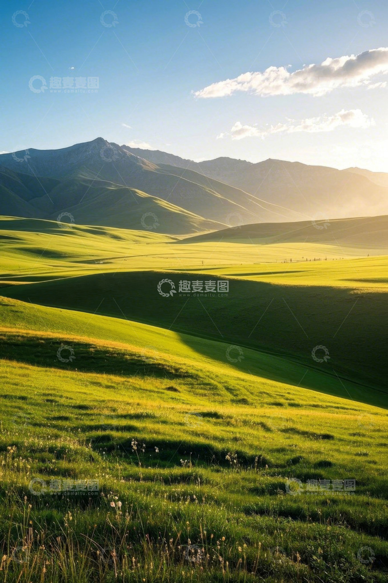 高清大图下载【趣麦麦图】绿色草原与远山自然风光