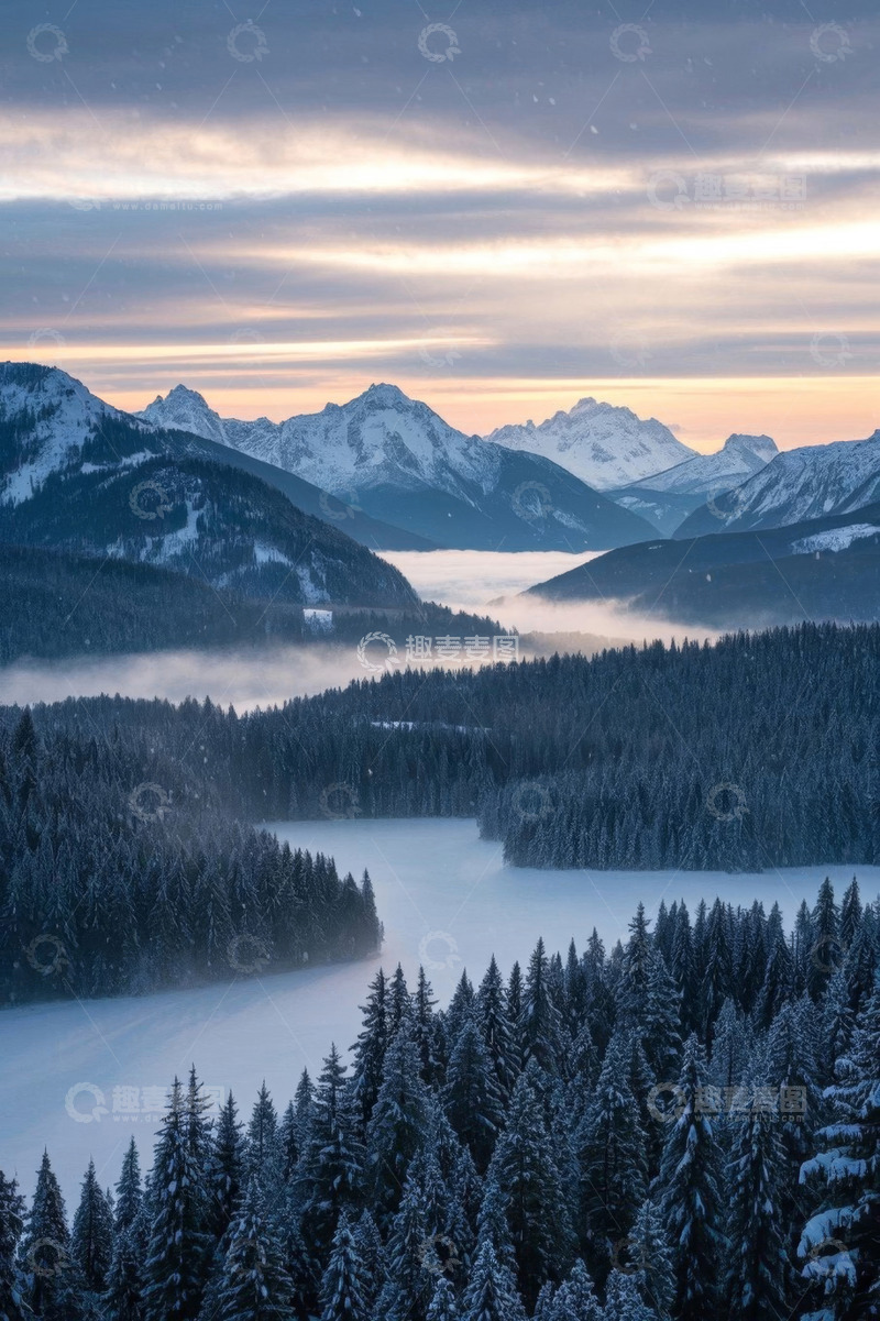 高清大图下载【趣麦麦图】雪覆山林山脉全景