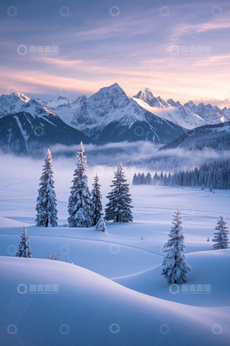高清大图下载【趣麦麦图】雪山下的冬日森林雪景
