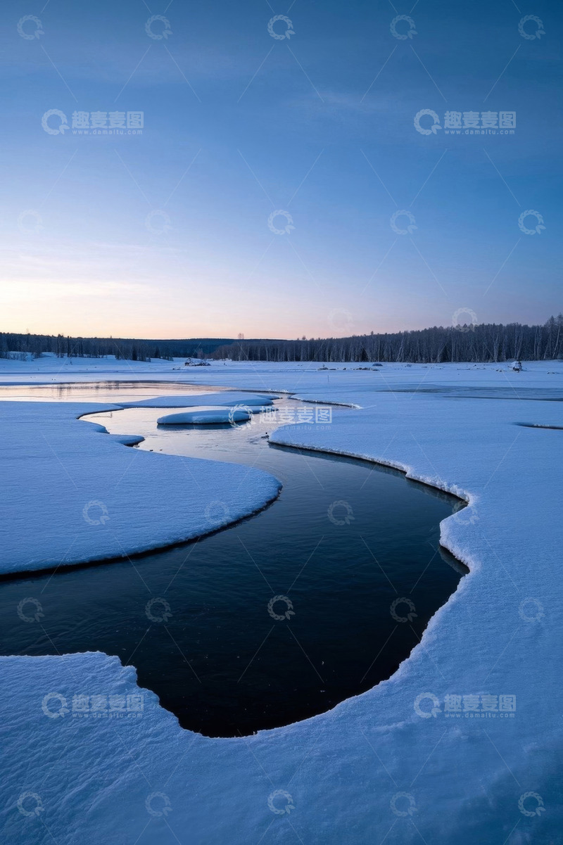 高清大图下载【趣麦麦图】冬日雪野中的蜿蜒河流