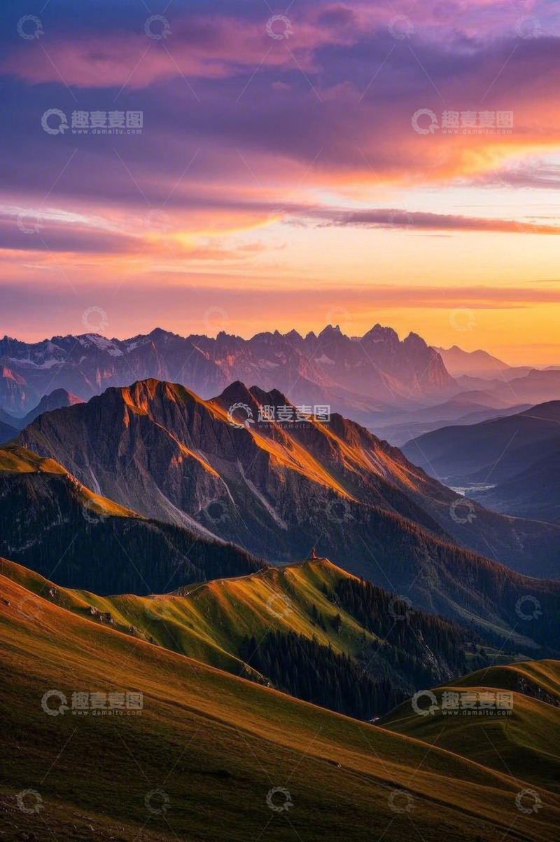 高清大图下载【趣麦麦图】黄昏时分的壮丽山景