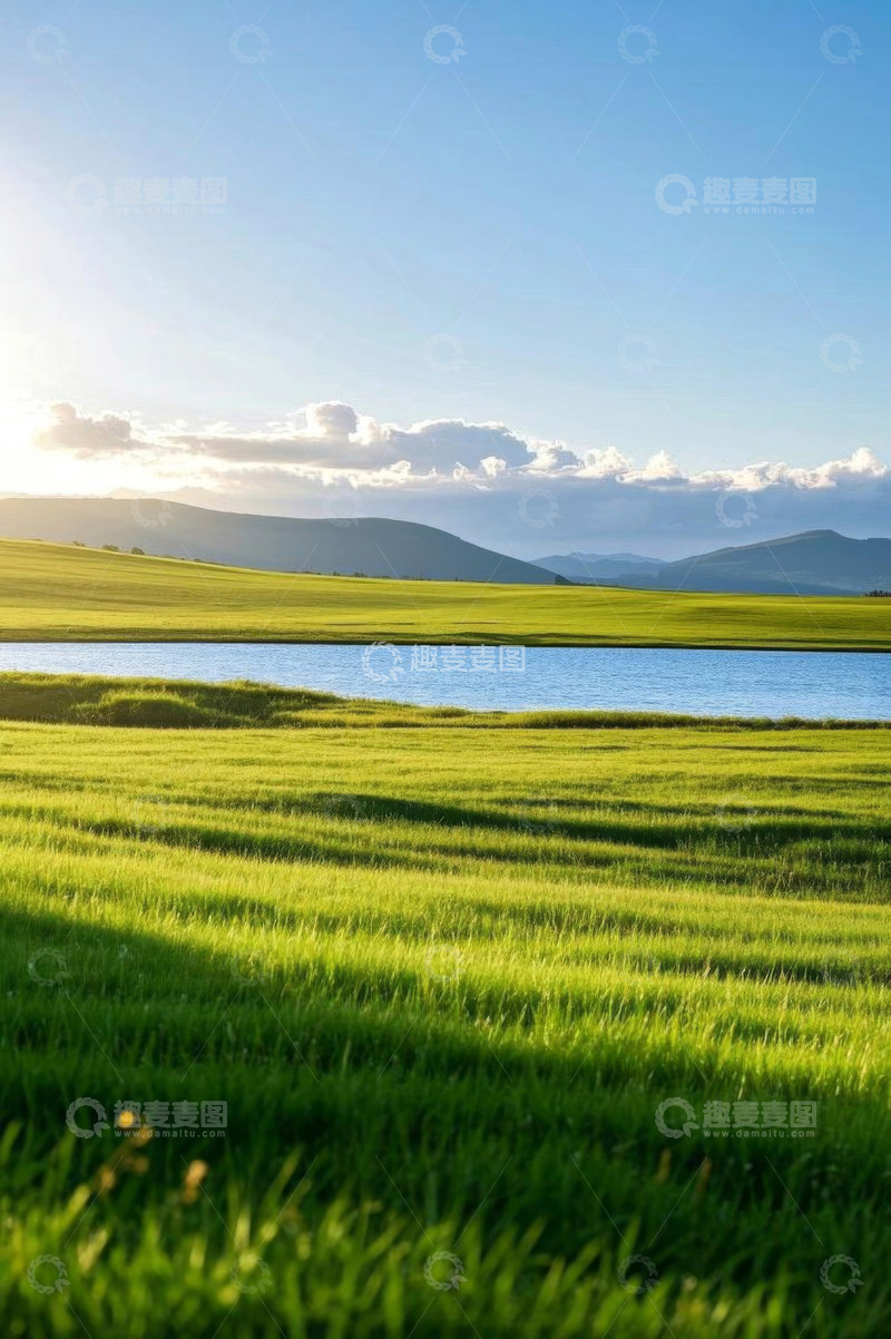 高清大图下载【趣麦麦图】草原湖泊与远山风景