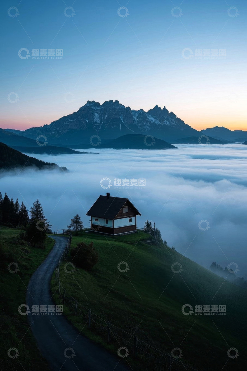 高清大图下载【趣麦麦图】山间小屋云雾环绕风景