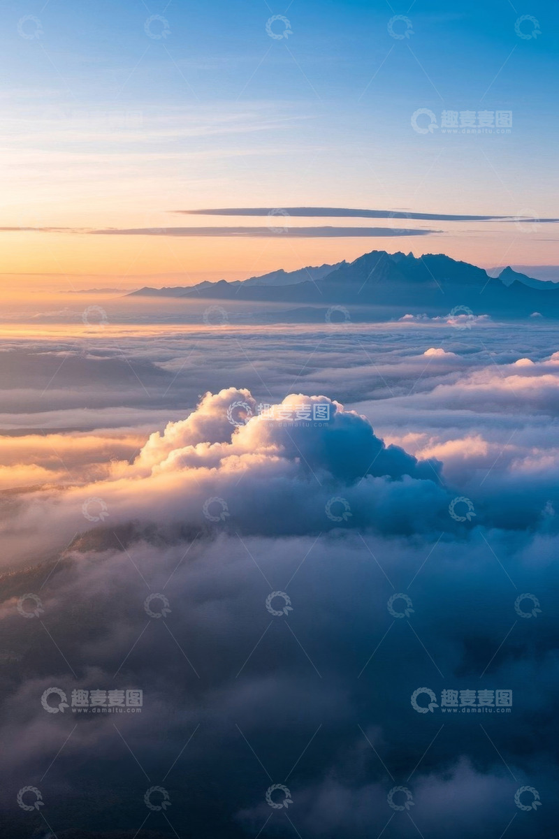 高清大图下载【趣麦麦图】高空云海与远山日出景象