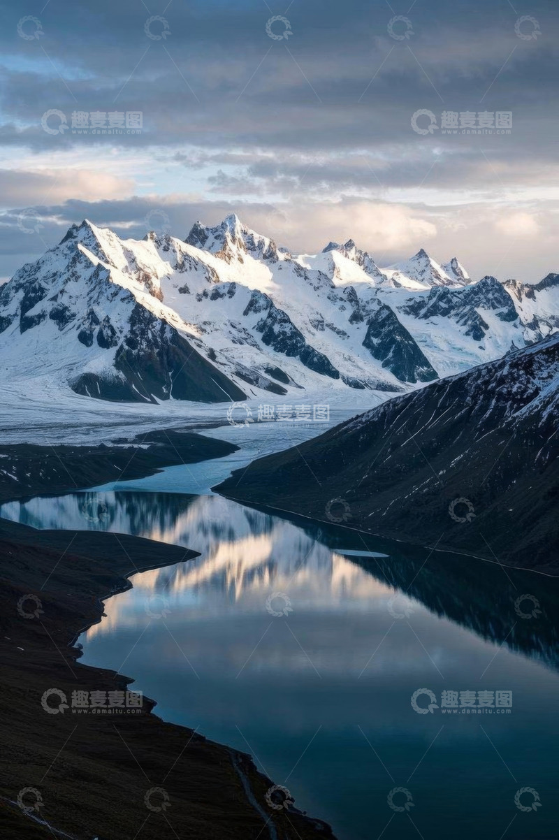 高清大图下载【趣麦麦图】雪山湖泊自然风光全景