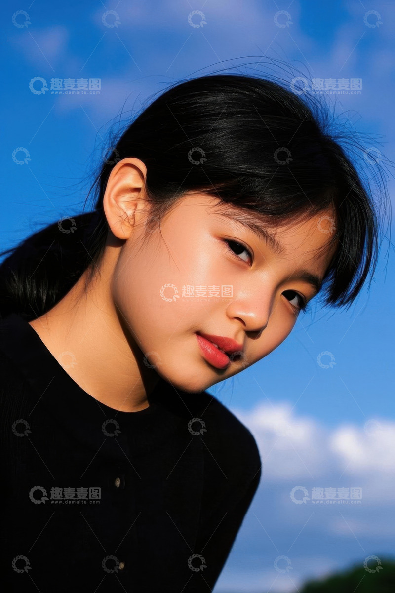 高清大图下载【趣麦麦图】阳光下女孩侧颜清秀