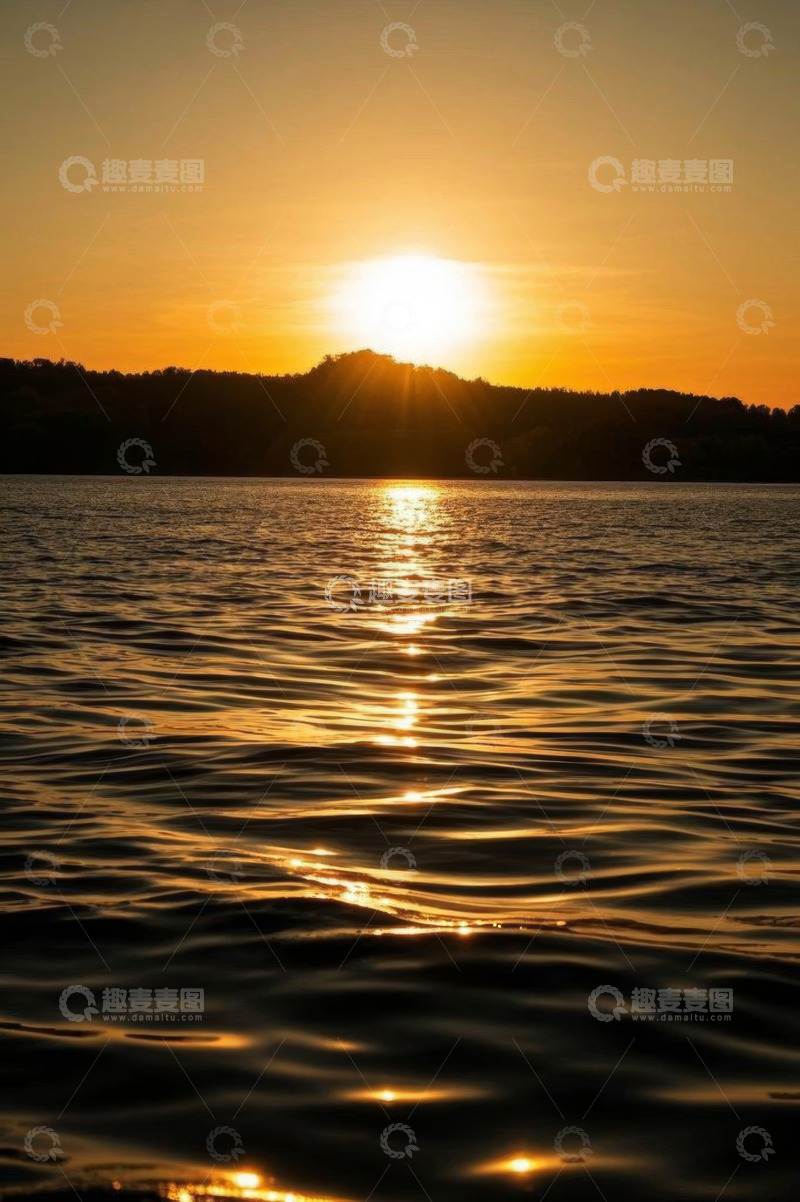 高清大图下载【趣麦麦图】水面上的落日景象