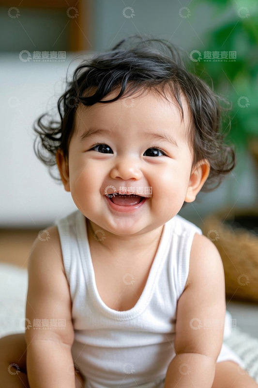 可爱宝宝开心笑容特写