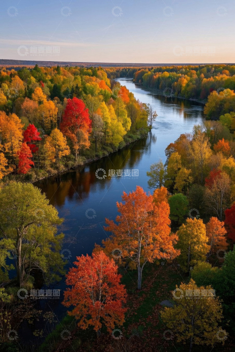 高清大图下载【趣麦麦图】秋日森林河流航拍全景