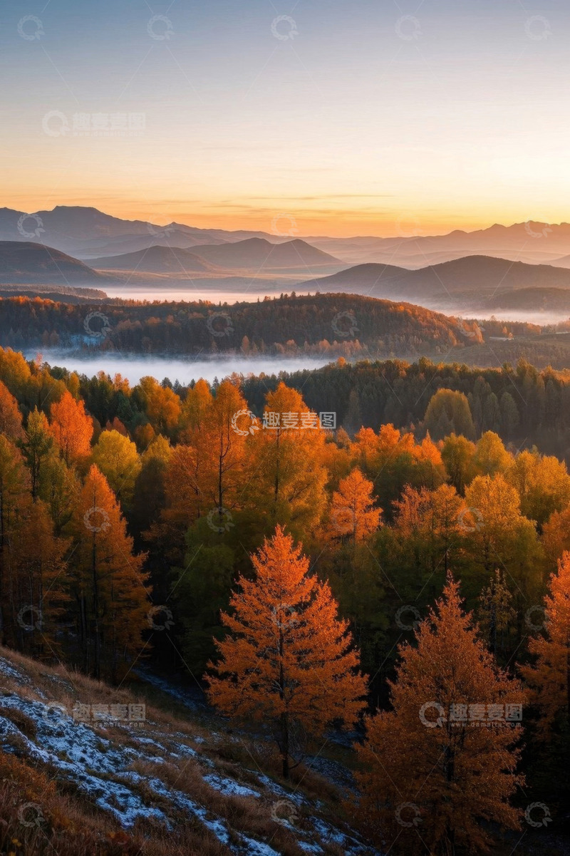 高清大图下载【趣麦麦图】秋日山林日出全景
