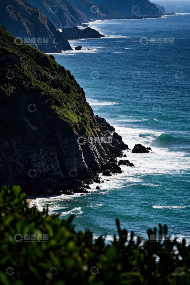 高清大图下载【趣麦麦图】海岸边的岩石与青山风景