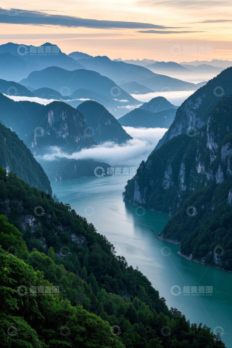 高清大图下载【趣麦麦图】山水环绕的自然风光全景