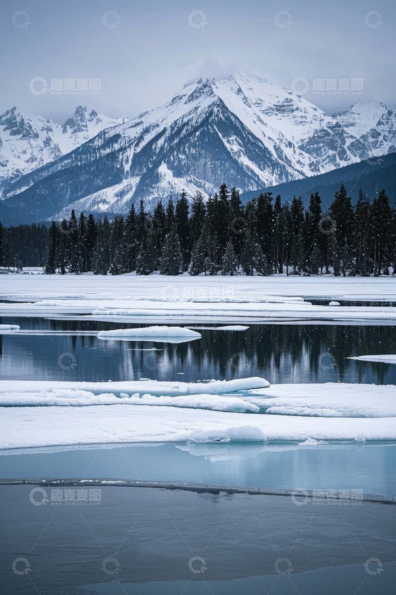 高清大图下载【趣麦麦图】雪山下的冰封湖泊景观