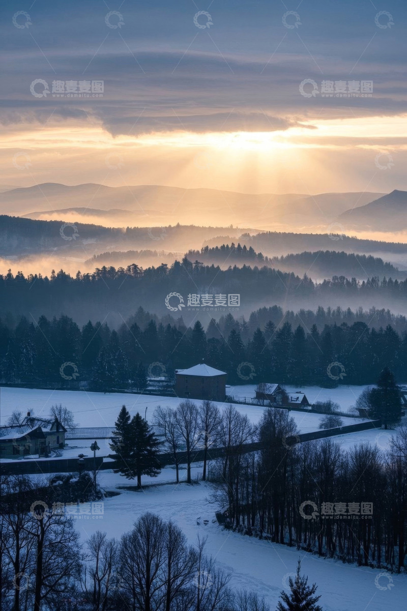 高清大图下载【趣麦麦图】冬日山林雪景日出全景